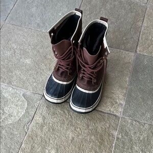 Sorel Dark Brown and Black Lace-Up Boots